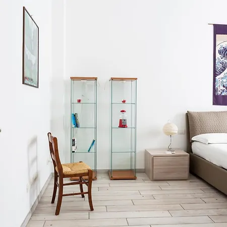 Spacious Retreat Steps From Lambrate Metro- Via Pacini-3